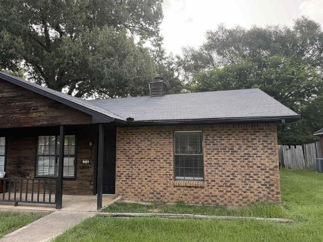 11 Dawn Cir Apt A - Photo 2 of 14