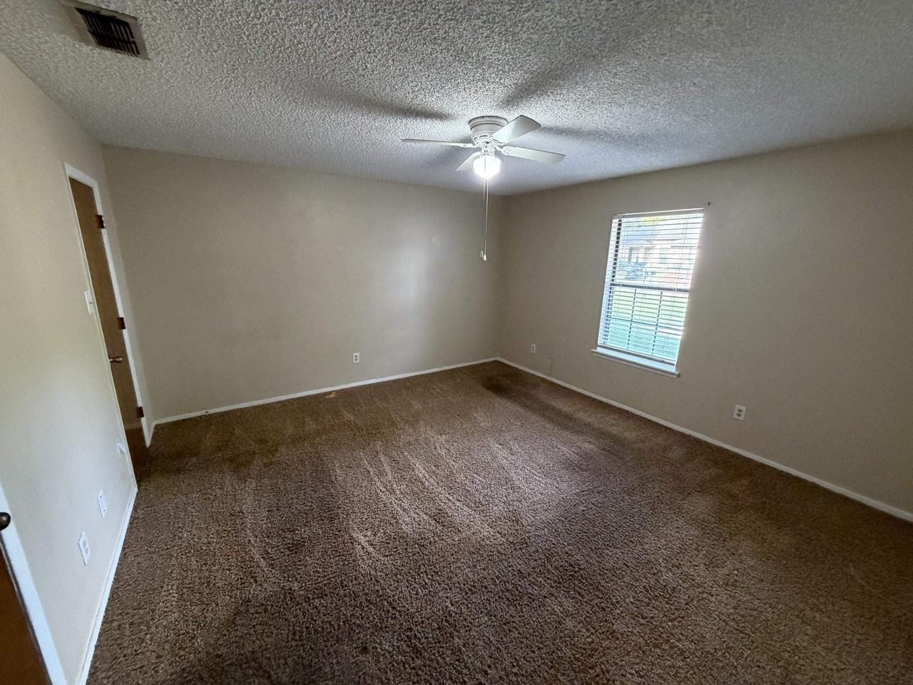 11 Dawn Cir Apt A - Photo 7 of 14
