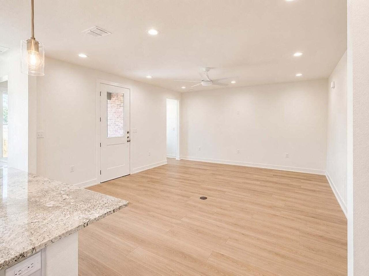 317 Cowboy Ln - Photo 6 of 23