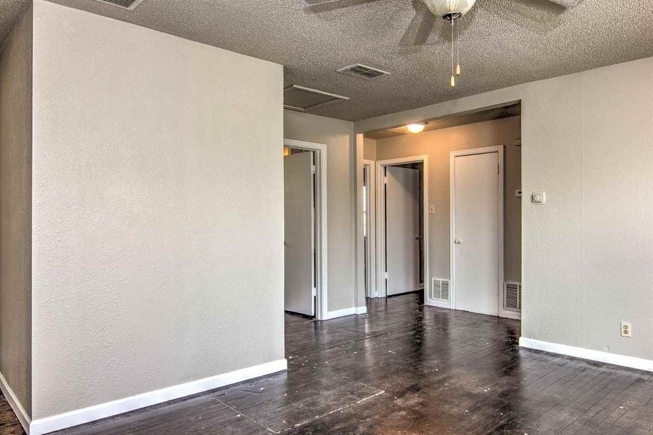 3614 30th St - Photo 2 of 9