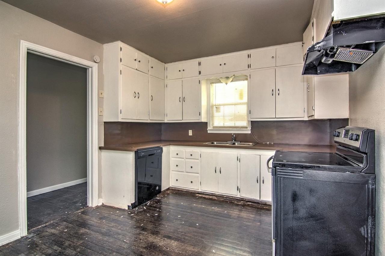 3614 30th St - Photo 4 of 9
