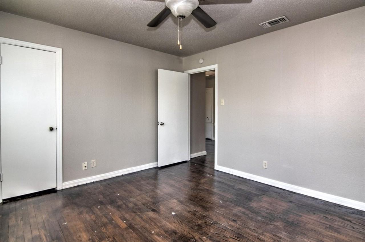3614 30th St - Photo 6 of 9