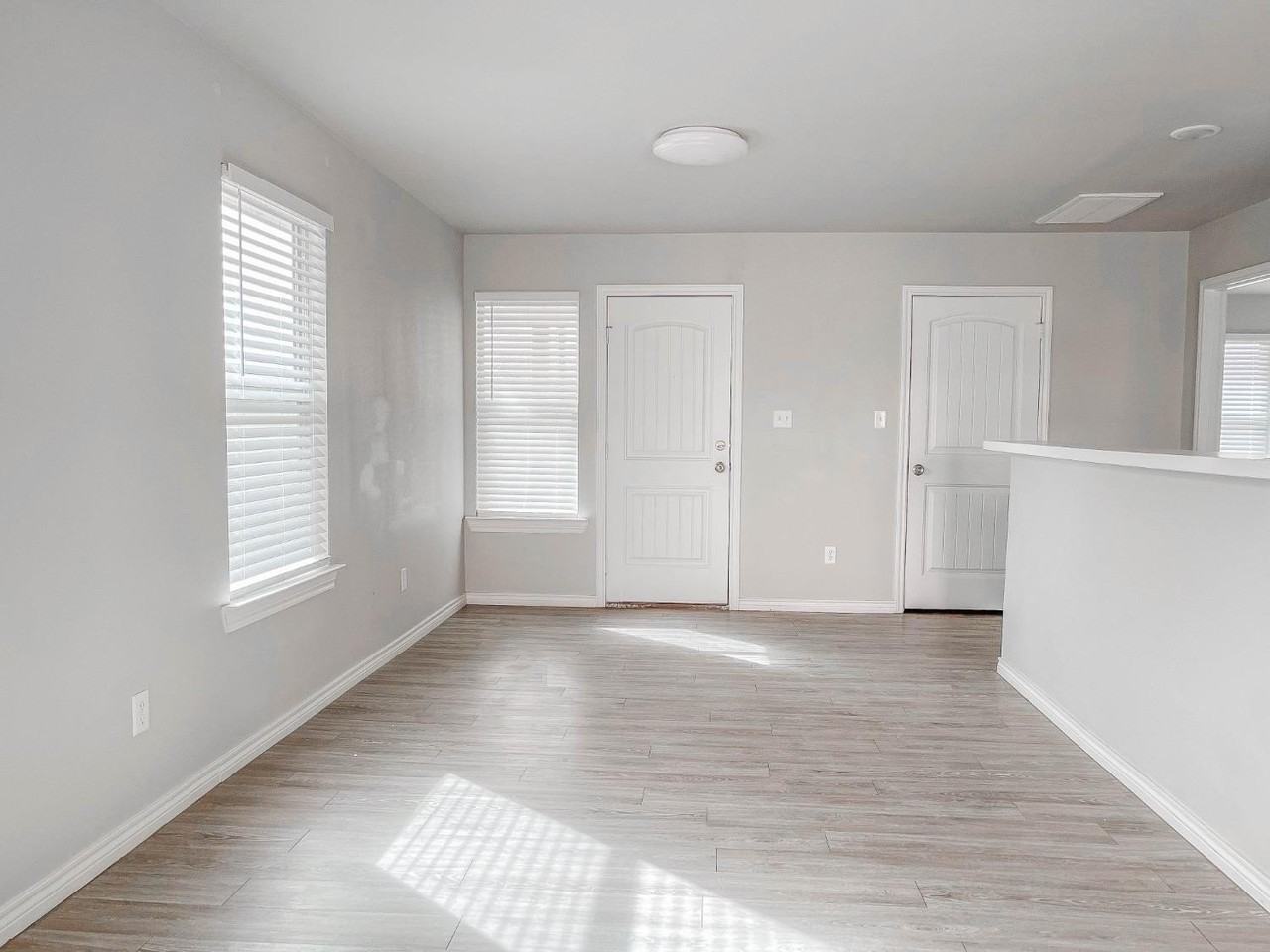 2406 Fir Ave - Photo 4 of 15