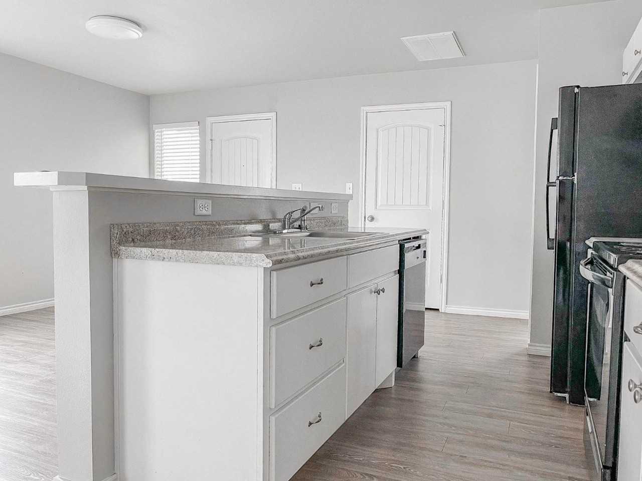 2406 Fir Ave - Photo 7 of 15