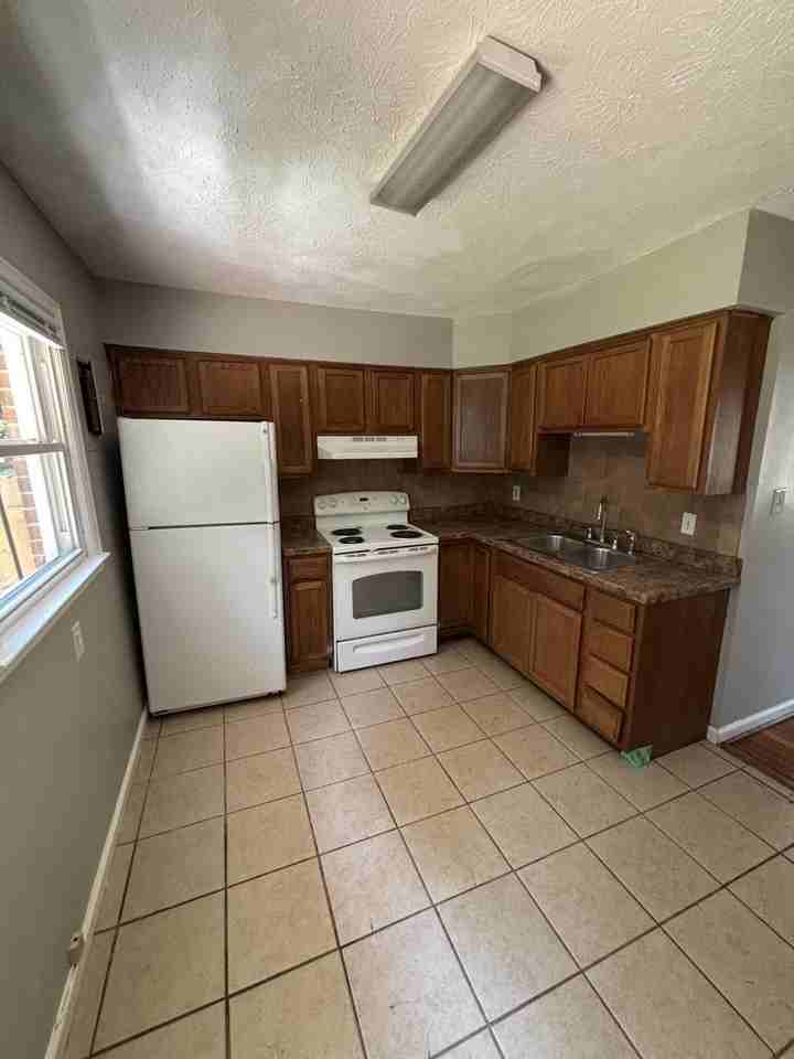 613 Anniston Dr - Photo 3 of 10