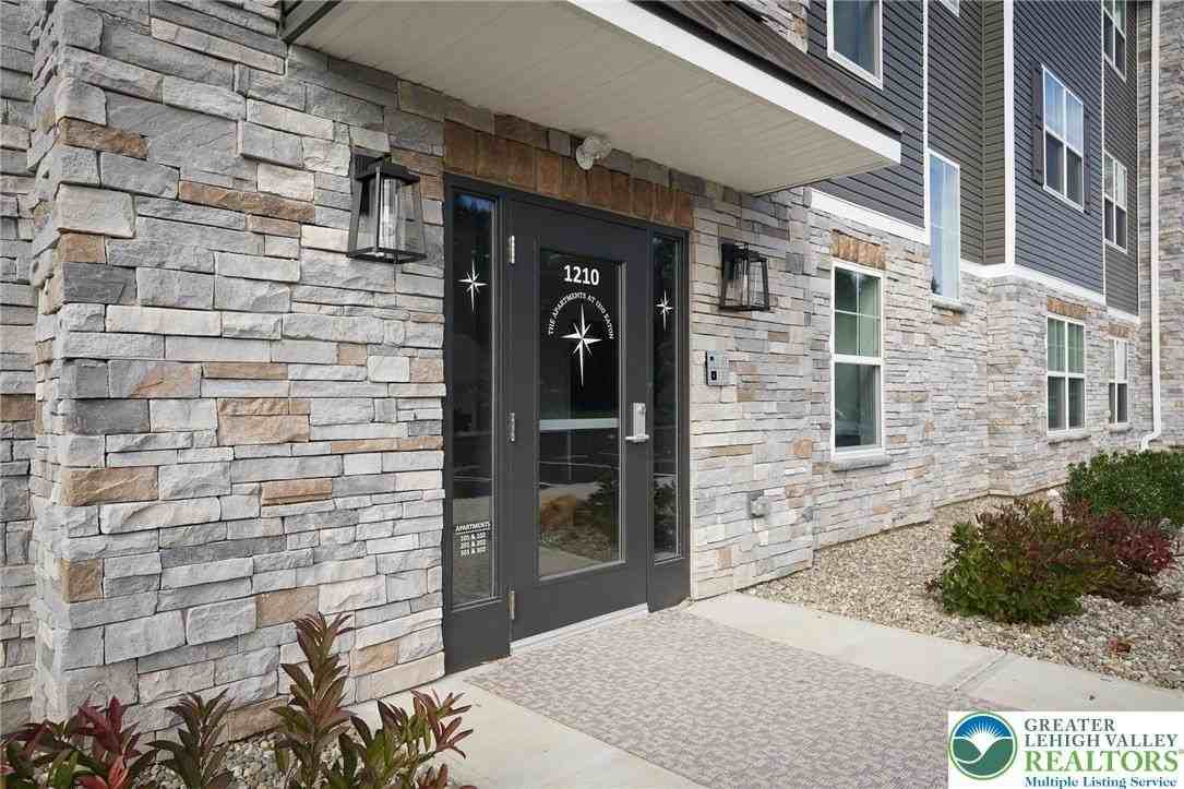 1210 Eaton Ave #205 - Photo 4 of 22
