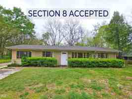 featured image of 1220 Lynwood Dr