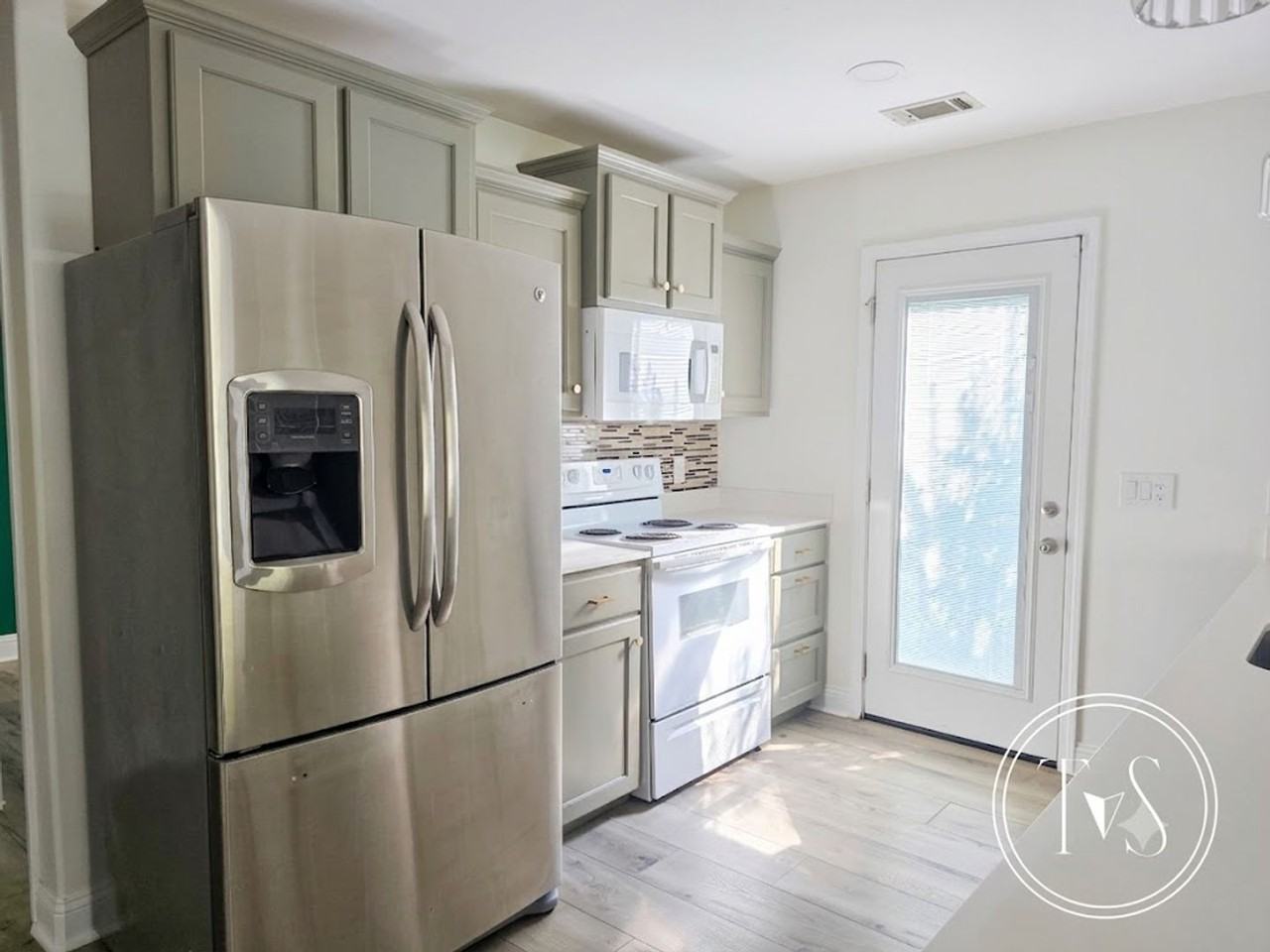 17 Ristona Dr - Photo 5 of 13