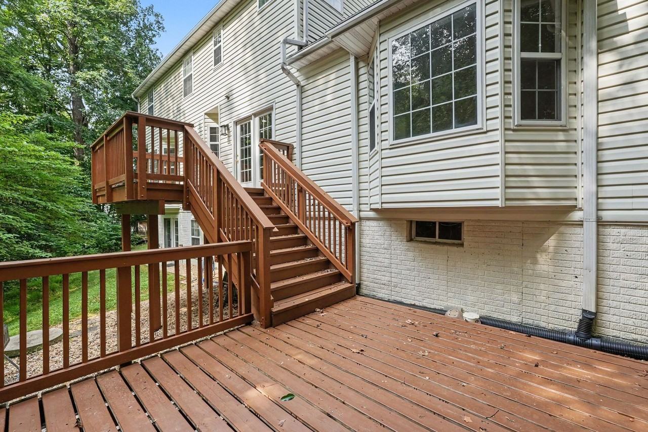 24 Crestwood Ln - Photo 4 of 44