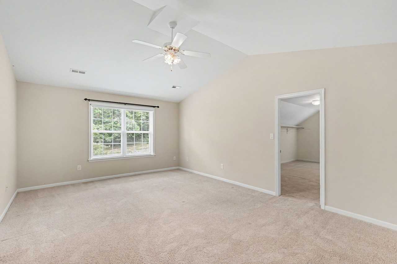 24 Crestwood Ln - Photo 5 of 44