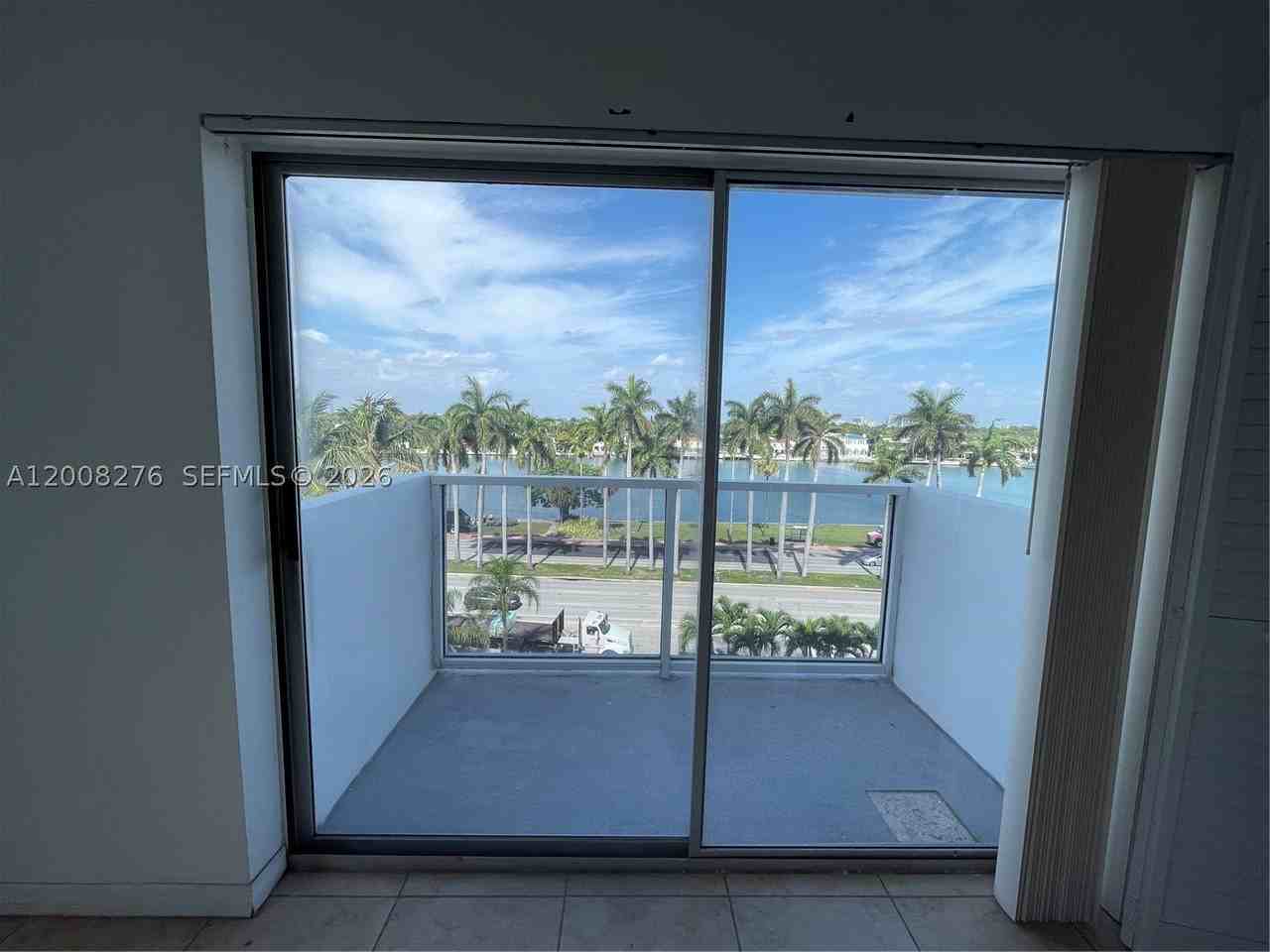 5313 Collins Ave #801