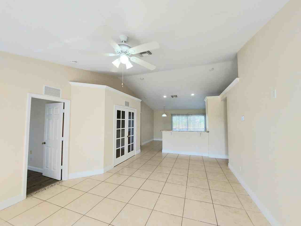 18 Nw 29th Pl #1 - Photo 4 of 20