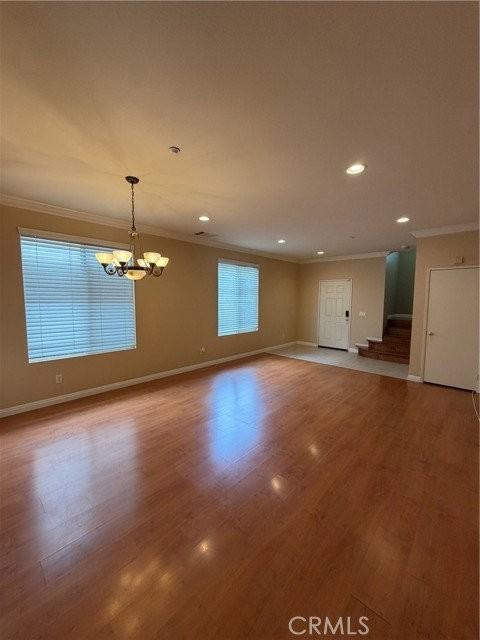 554 Robins Pl - Photo 6 of 8