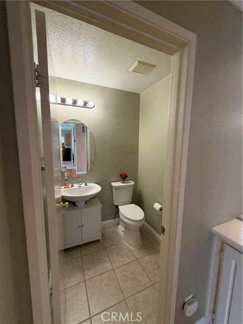 554 Robins Pl - Photo 7 of 8