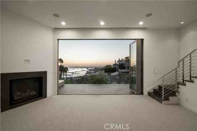 315 Carnation Ave - Photo 3 of 7