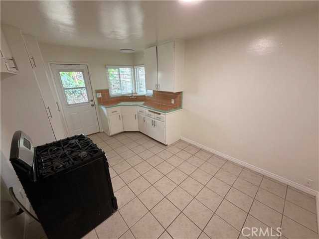 260 Avenida Lobeiro - Photo 4 of 6