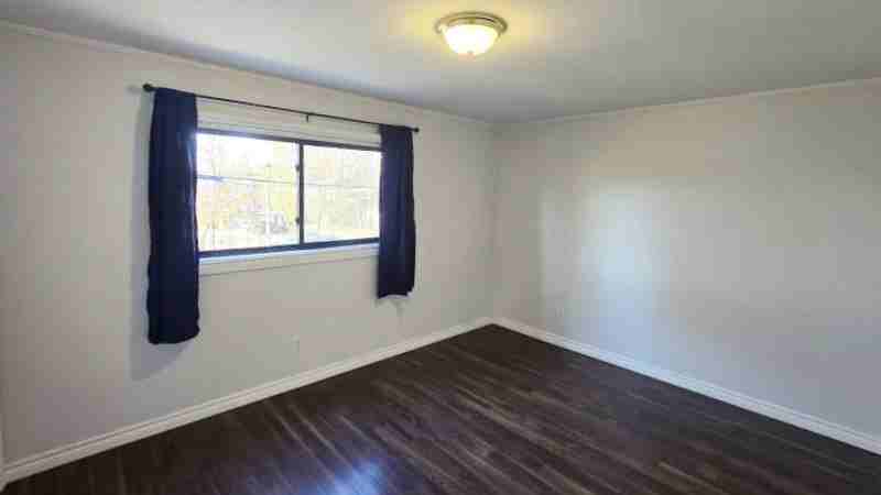 46 Penetang Street #3 - Photo 6 of 10
