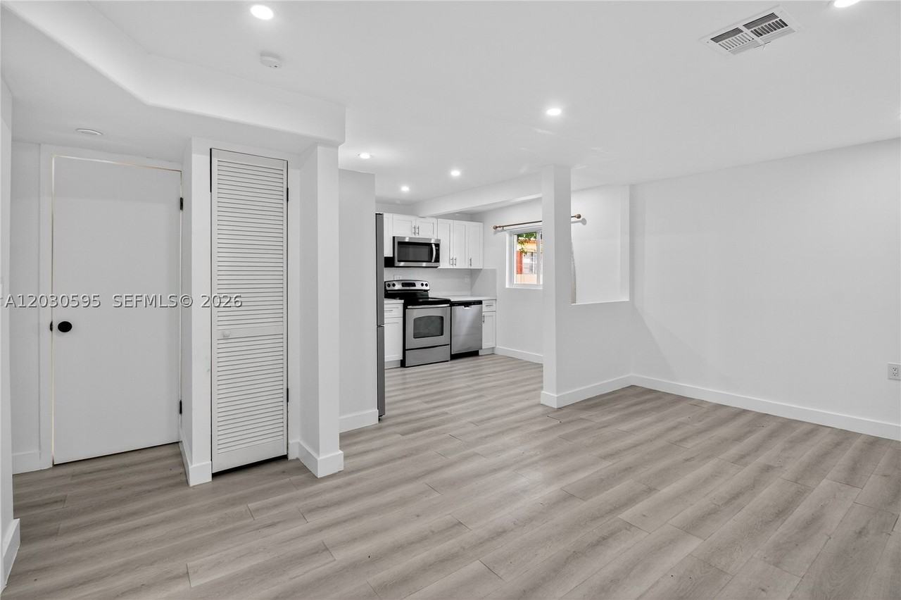 428 Nw 97th St #0 - Photo 5 of 16