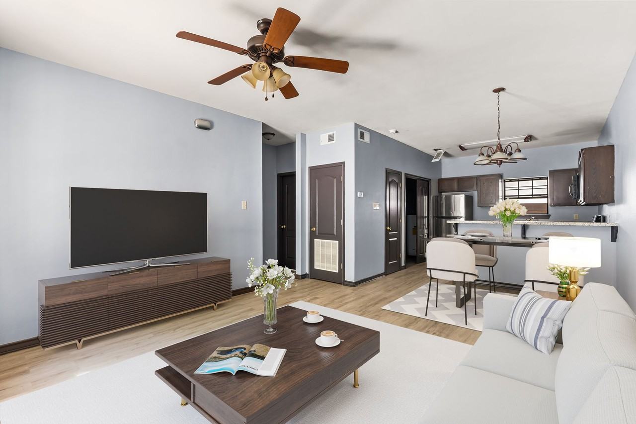 318 W. Bustamante - Photo 3 of 8