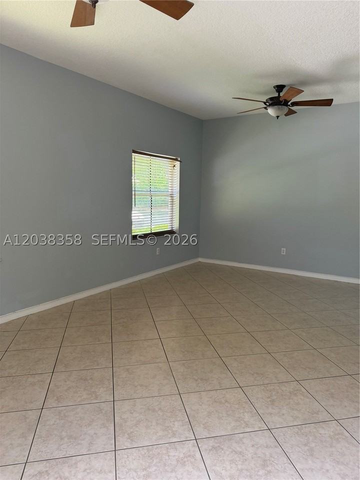 2321 Mariner Ct #2810 - Photo 4 of 12