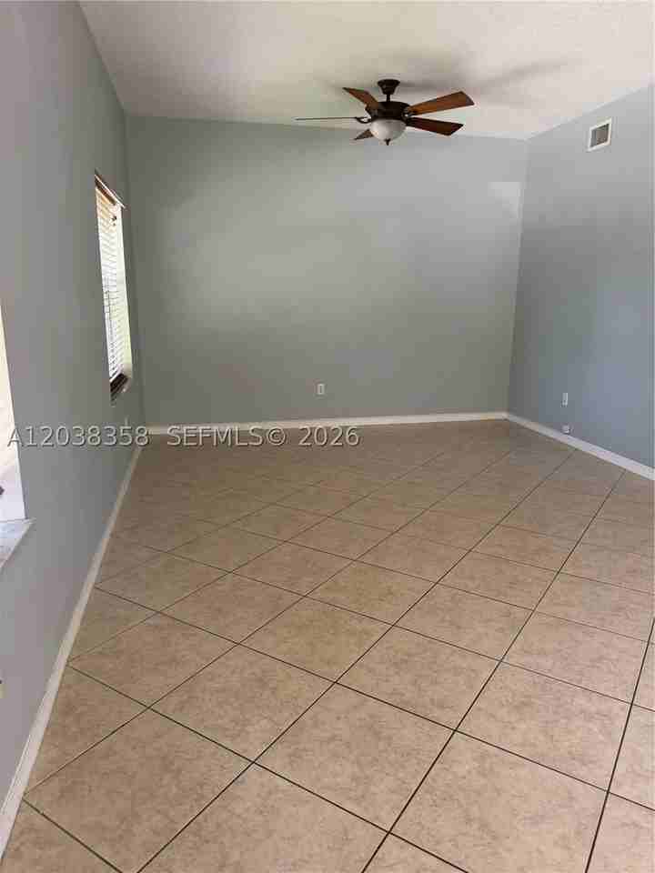 2321 Mariner Ct #2810 - Photo 5 of 12