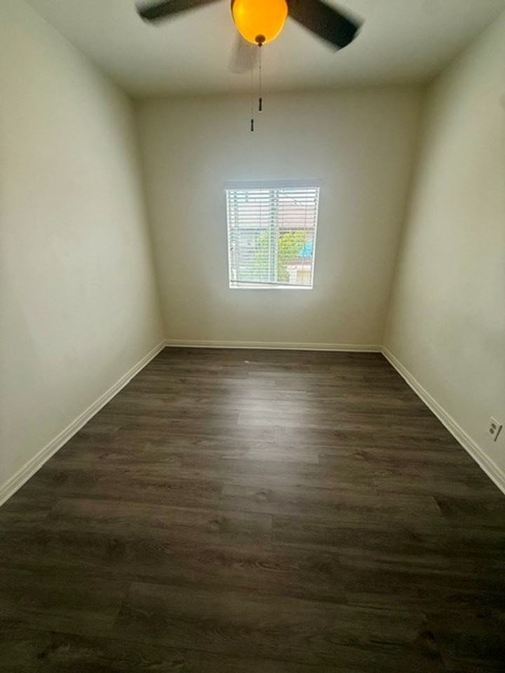 1059 Mira Mar Ave. - Photo 7 of 12