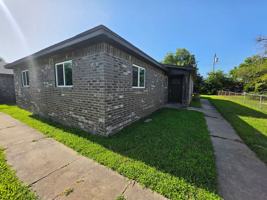 featured image of 1115 E Parker St