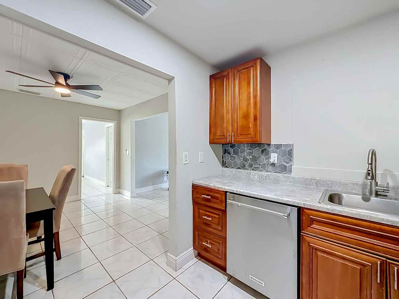 Nw 16th St - Photo 5 of 24