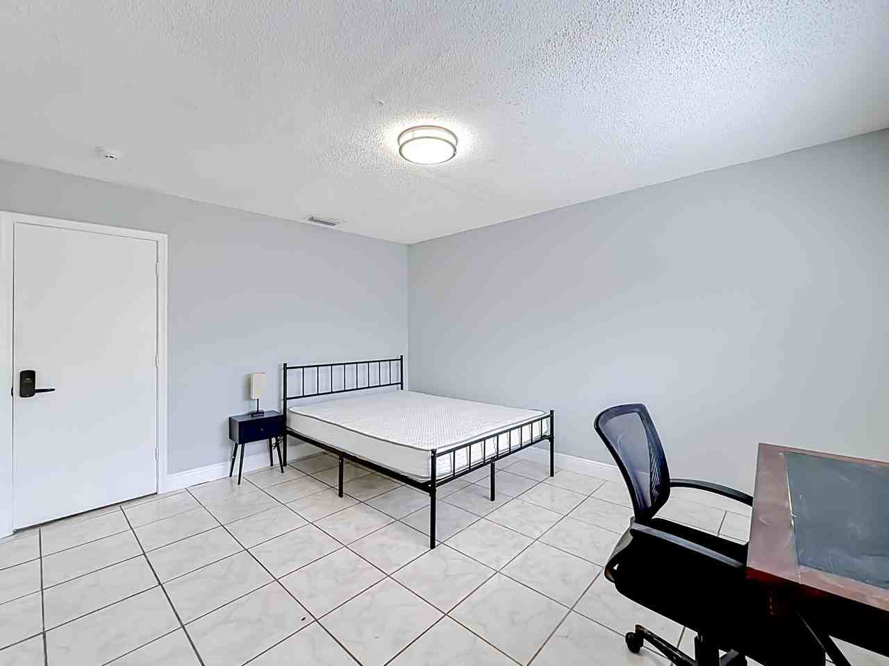 Nw 16th St - Photo 7 of 24