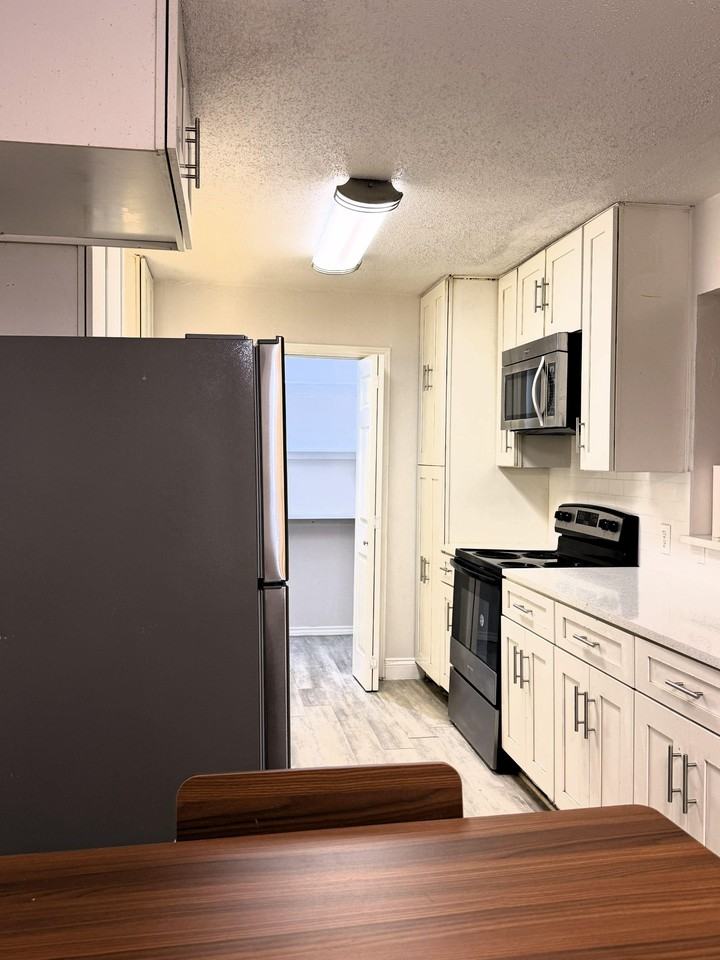 Brockbank Dr - Photo 2 of 12