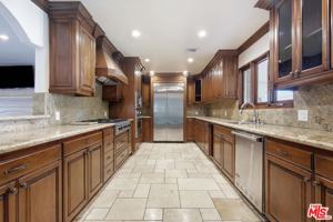 featured image of 13800 Erwin St