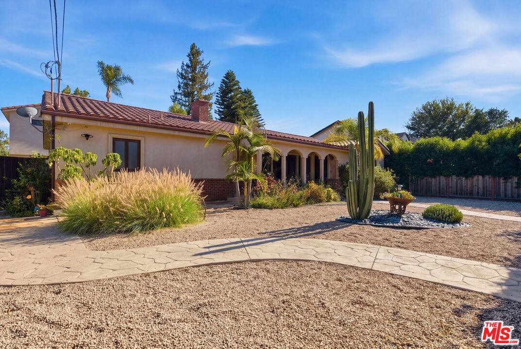 13800 Erwin St - Photo 6 of 8