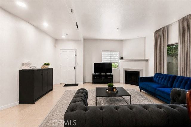 703 Locust St #1 - Photo 6 of 8