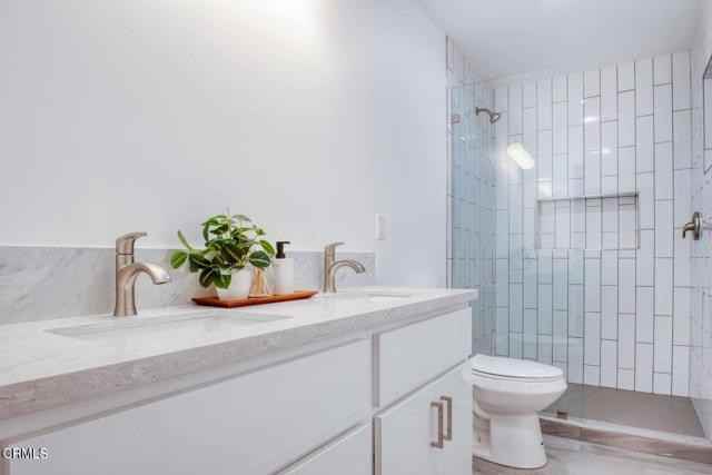 2333 1/2 Langdale Ave