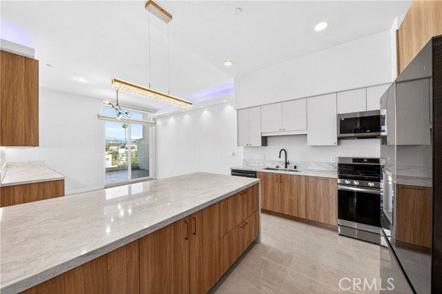 401 N Serrano Ave #PH3 - Photo 5 of 8