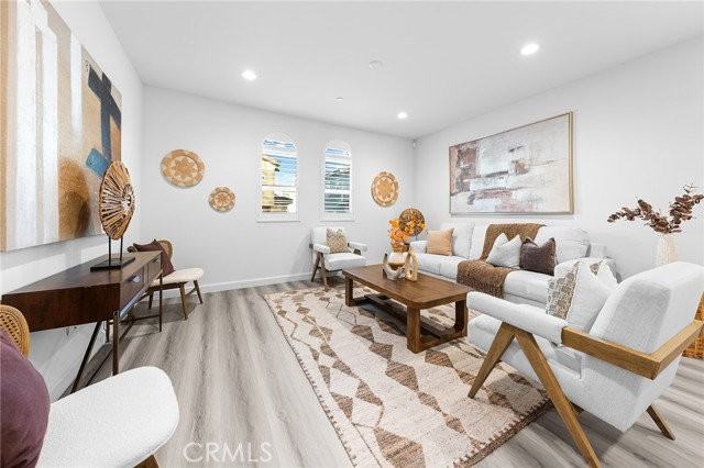 1359 Point Loma Pl - Photo 2 of 8