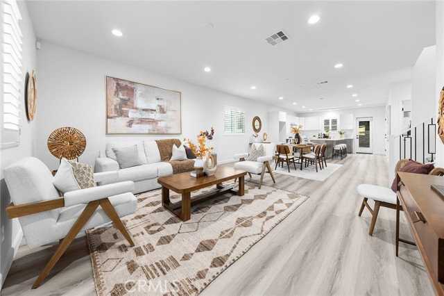 1359 Point Loma Pl - Photo 4 of 8