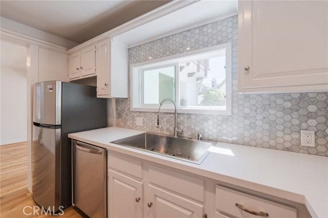 1305 Oak Ave - Photo 2 of 8