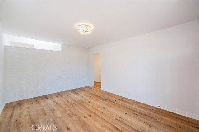 1305 Oak Ave - Photo 5 of 8