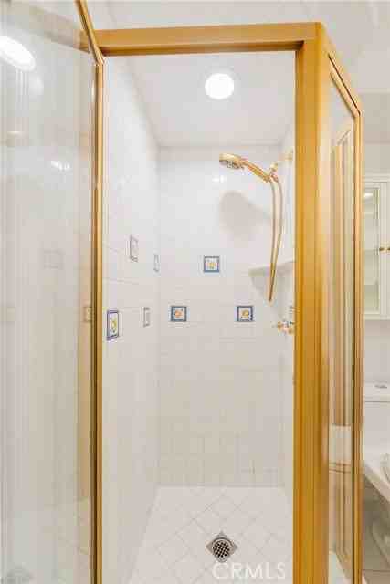 1305 Oak Ave - Photo 6 of 8