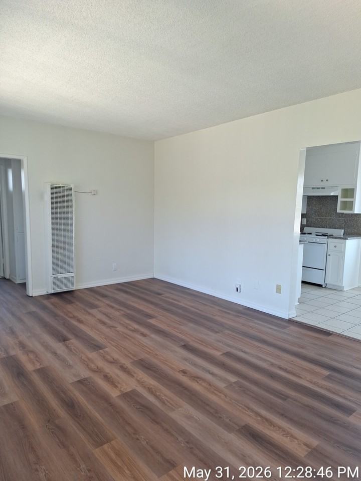 532 West Olive Street #17 - Photo 4 of 12