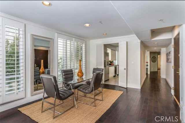 1819 Holmby Ave #204 - Photo 5 of 8