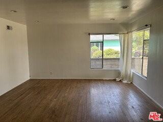 366 E Hillsdale St - Photo 5 of 8