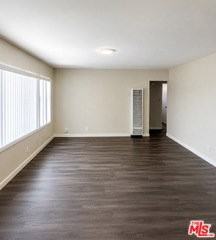 1512 W 103rd St - Photo 2 of 8