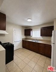 1512 W 103rd St - Photo 5 of 8