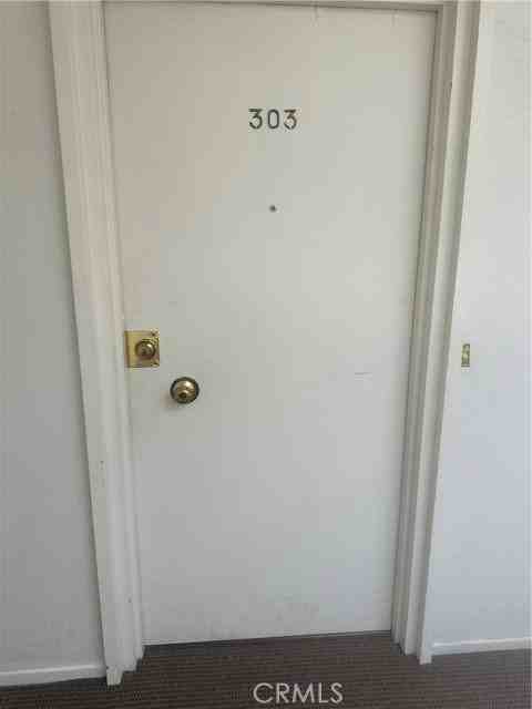 423 S Rexford Dr #303 - Photo 7 of 8