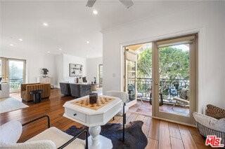 918 S Wooster St #2 - Photo 5 of 8