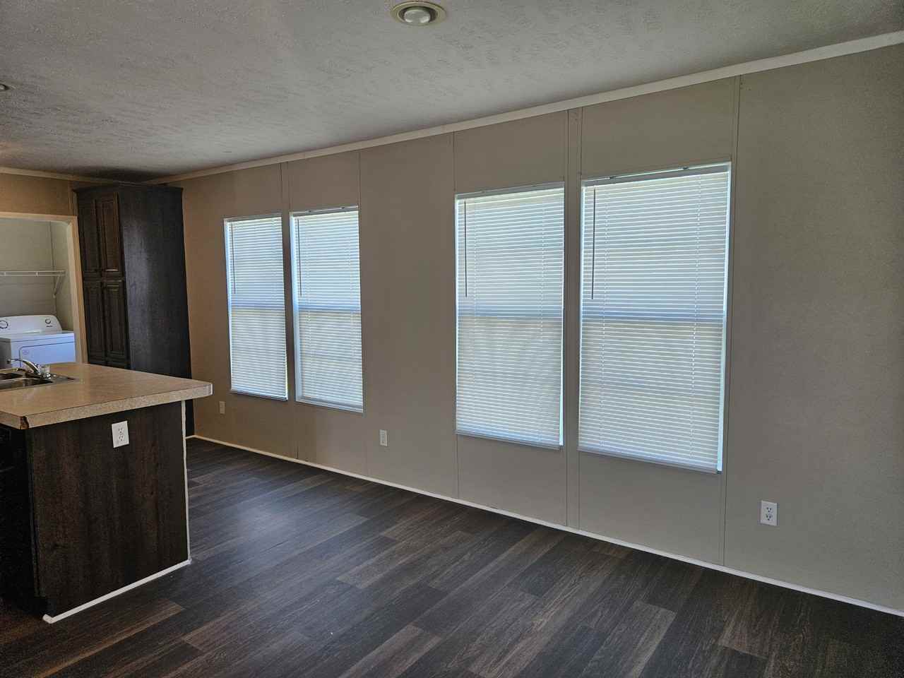61 Lynnwood Cir #136 - Photo 7 of 17