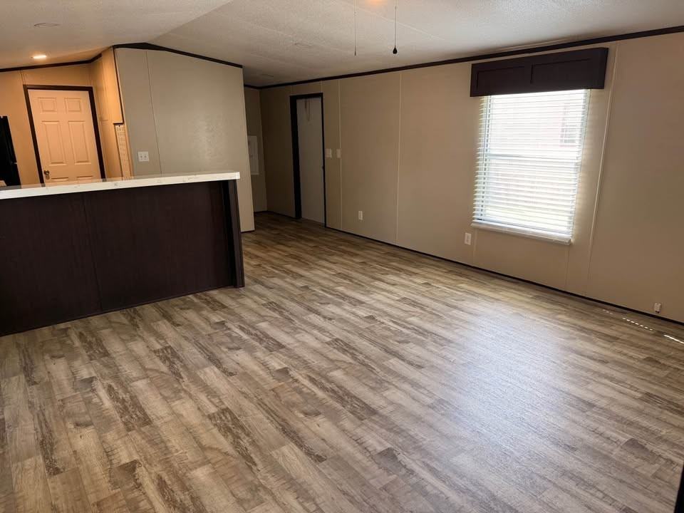 214 Marie St - Photo 4 of 17