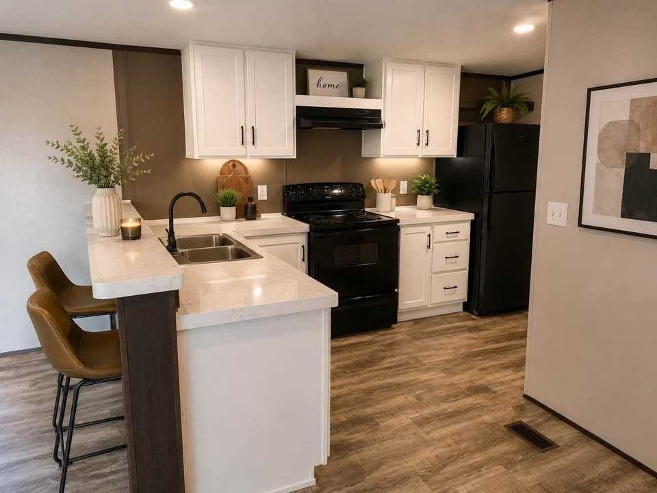 214 Marie St - Photo 5 of 17